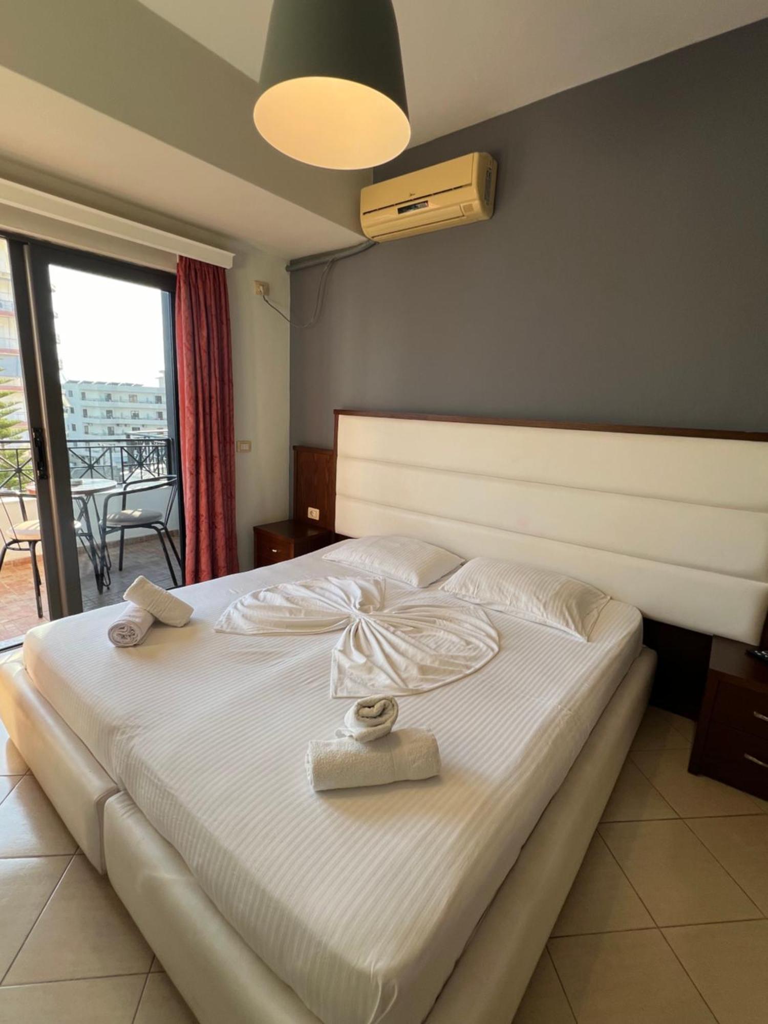 Prive City Hotel Sarandë Eksteriør bilde