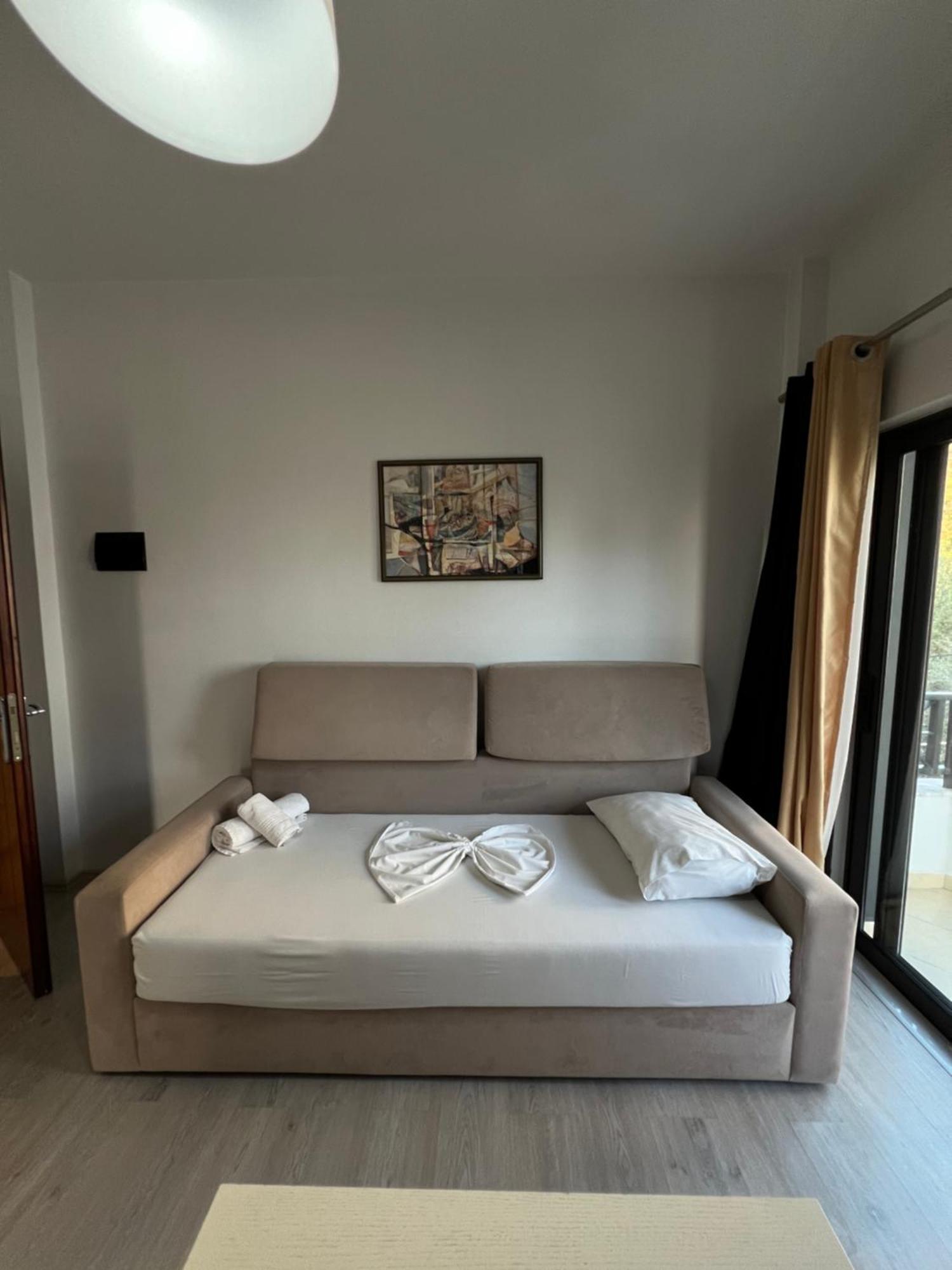 Prive City Hotel Sarandë Eksteriør bilde